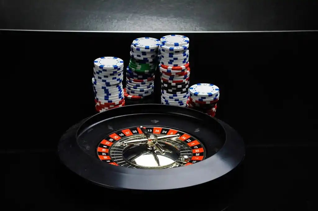 ojktoto login Crazy Time live dealer game interface on mobile phone screen